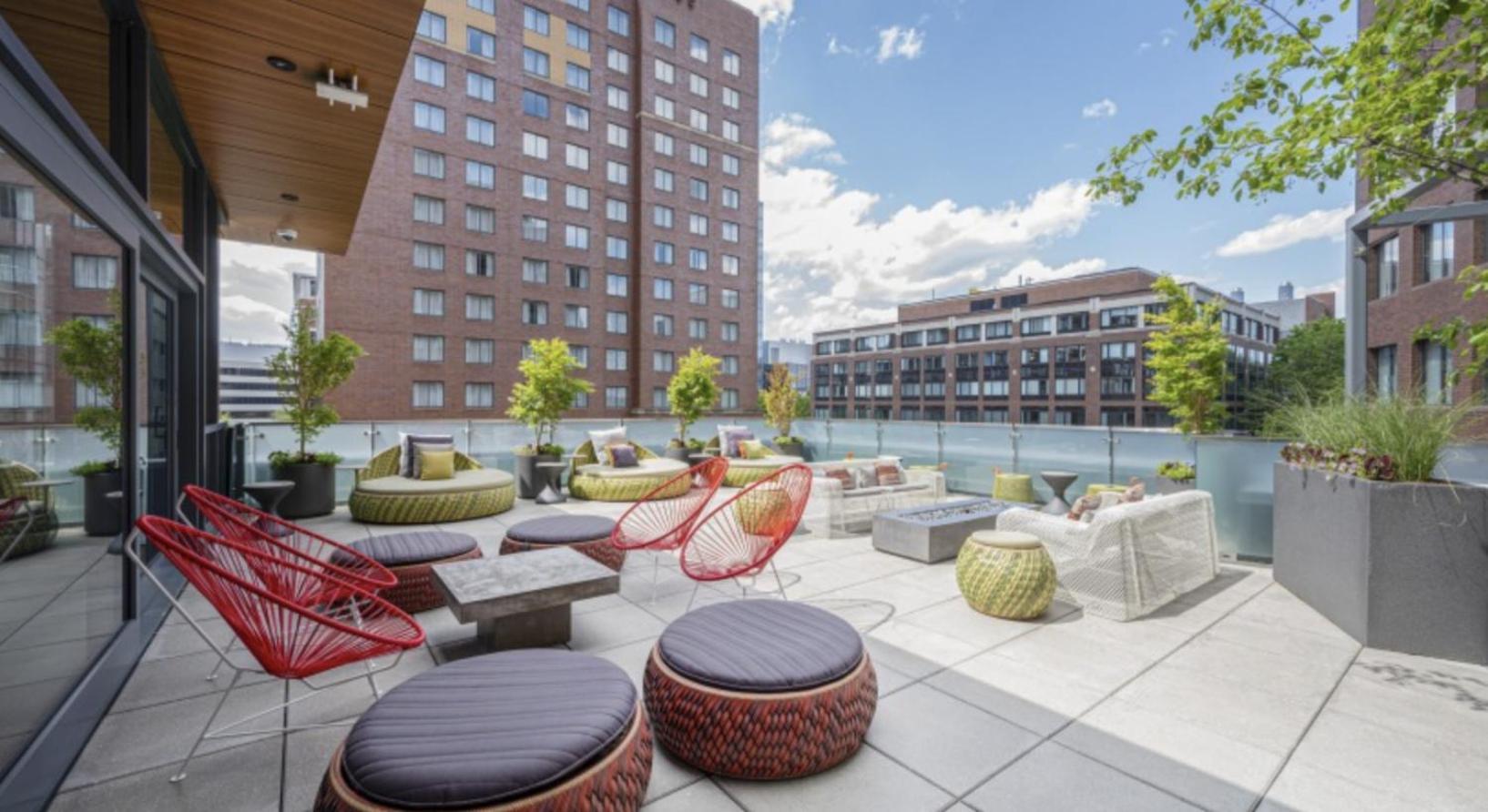 Modern In Kendall Square Apartment *